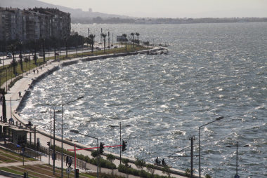 ACİL ! Satılık Yalı Dairesi Karataş Lisesi Yanı Otoparklı Ara Kat 3+1 