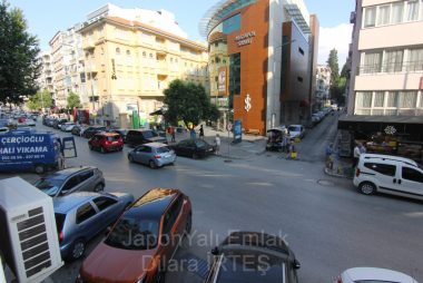 Göztepe Mithatpaşa Cadde Üstünde Satılık Dükkan